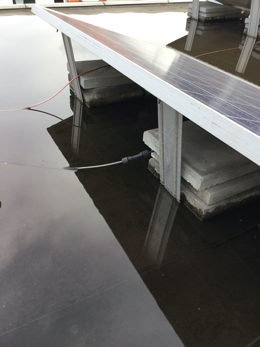 kabels en connectoren die in water liggen, leiden vaak tot problemen